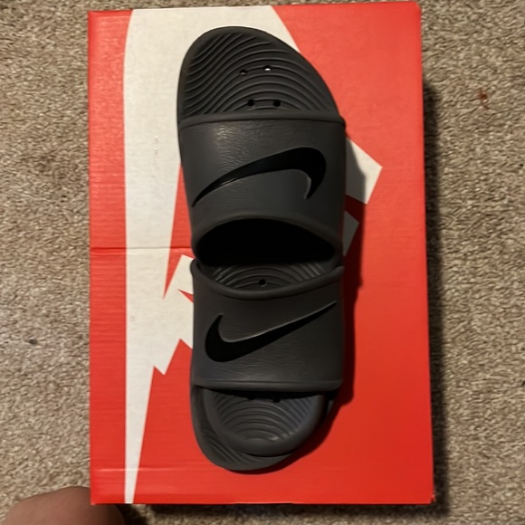 Nike grey slides - Picture 2 of 3